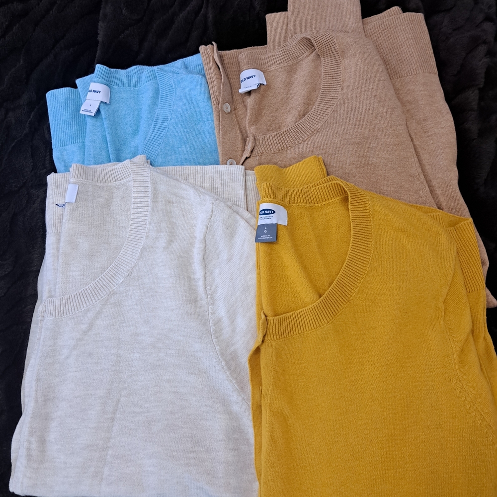 Old Navy Women's Sweaters - Beige, Yellow, Brown, Light Blue - Picture 2 of 3